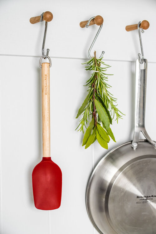 ESPÁTULA CUCHARA 30 CM MANGO MADERA Y SILICONA ROJA KITCHENAID