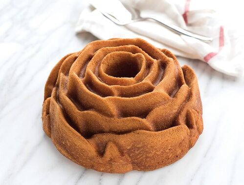 MOLDE ROSE BUNDT PAN NORDIC WARE